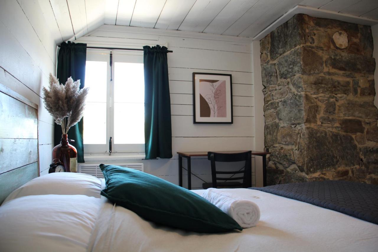 Auberge De L'Ouest Deschambault 外观 照片