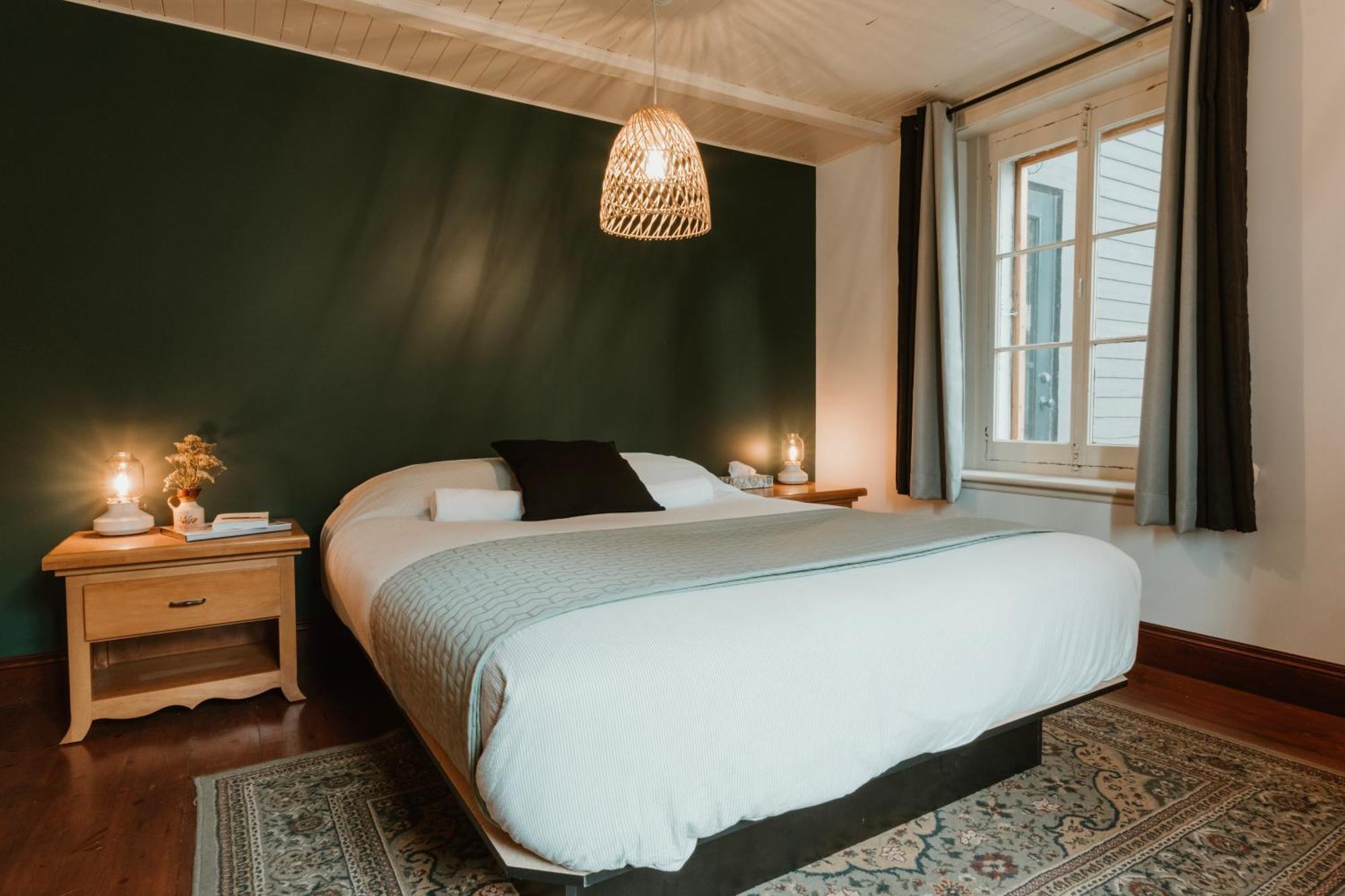 Auberge De L'Ouest Deschambault 外观 照片